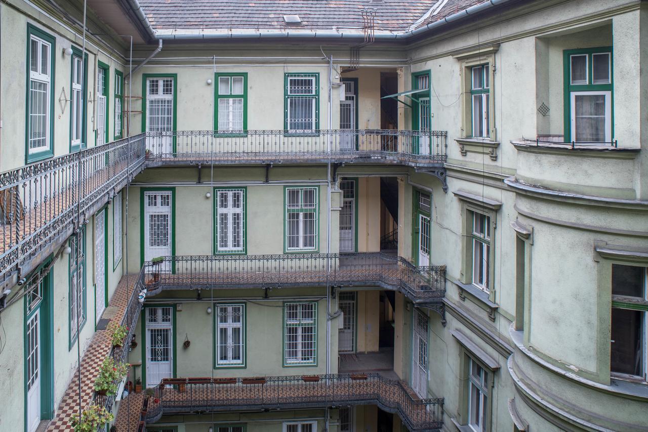 Nine Trees Apartment Budapest Exterior photo